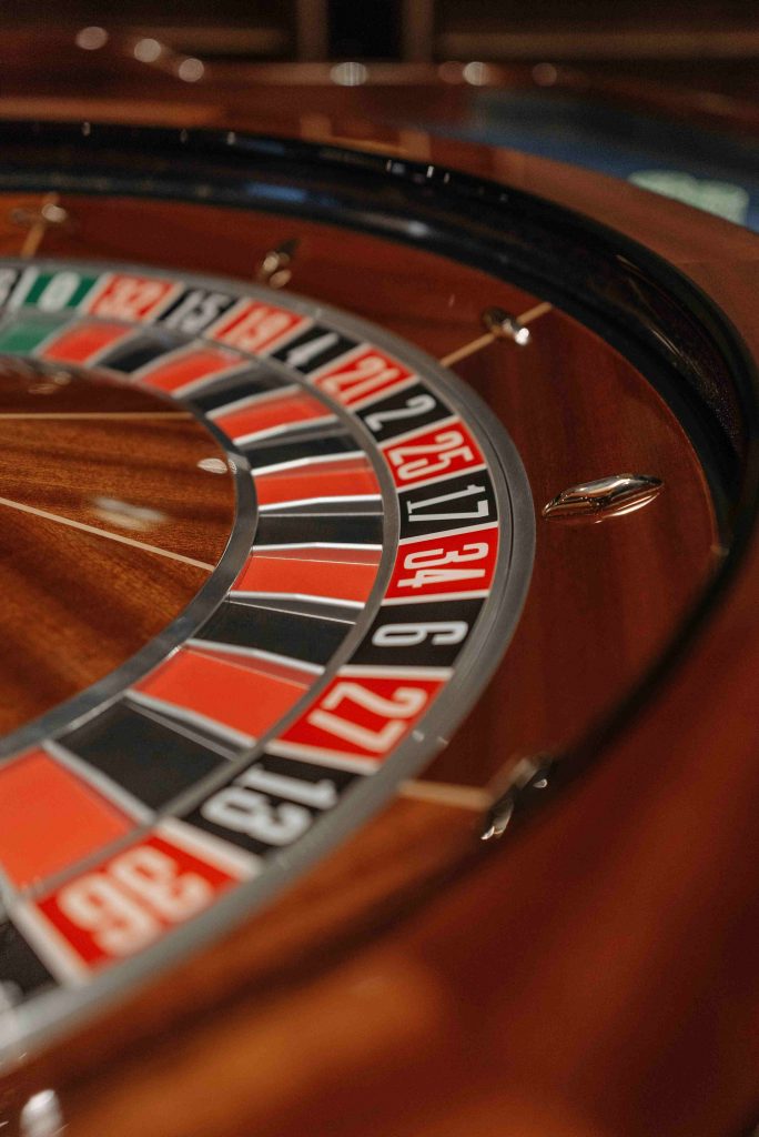 Classic European Roulette vs Classic American Roulette at Cafe Casino